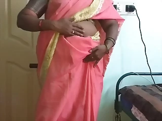 Indian Girl Friend Show Boobs And Shaved Pussy
